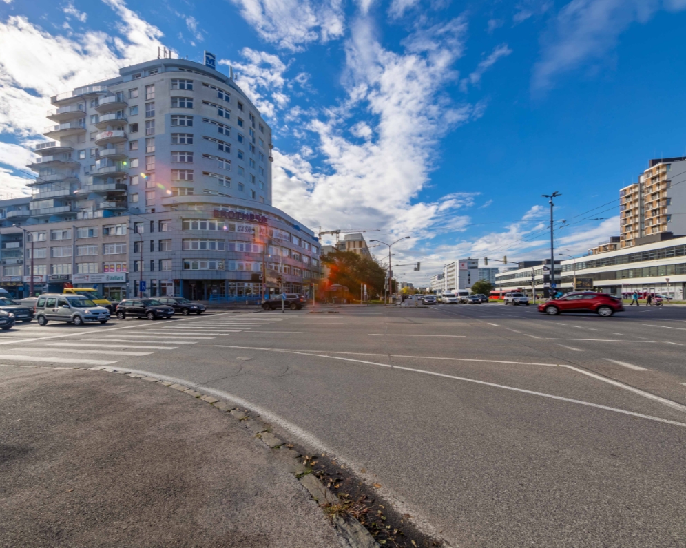3 IZBOVY BYT TOMAŠIKOVÁ BRATISLAVA