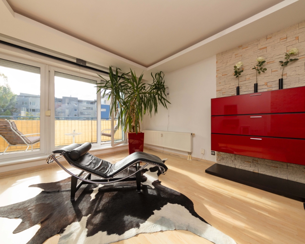 3 IZBOVY BYT TOMAŠIKOVÁ BRATISLAVA