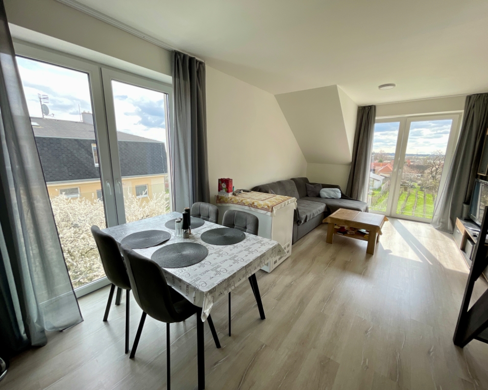 3 IZBOVÝ MEZONET CHORVÁTSKY GROB