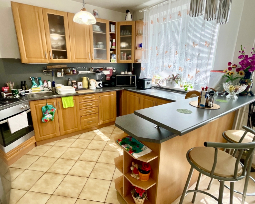 2 IZBOVÝ BYT RENDEZ BRATISLAVA