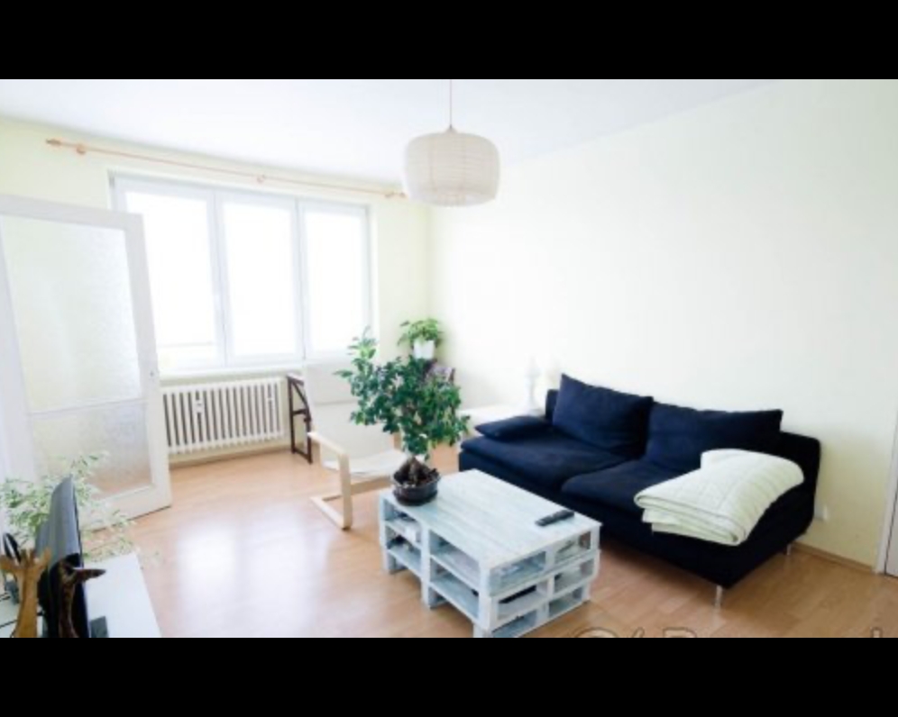 2 IZBOVY BYT J.C.HRONSKEHO BRATISLAVA